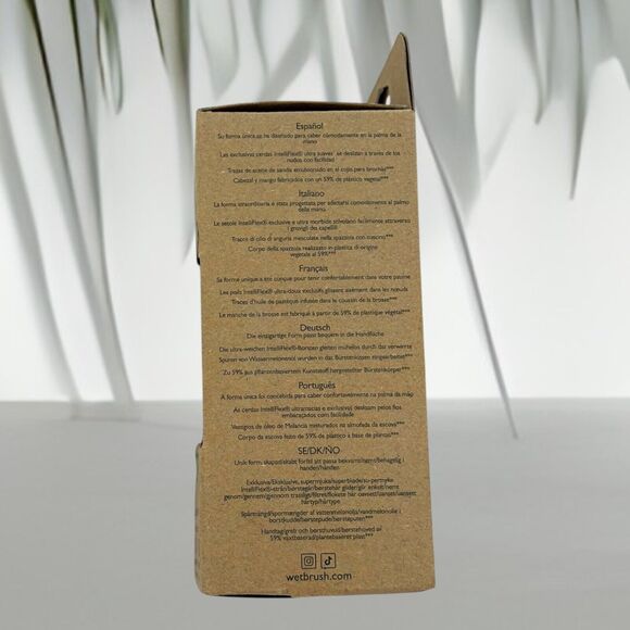 Wet Brush Go Green Palm Detangler - Pink, Watermelon Oil Infused Cushion - Picture 2 of 3